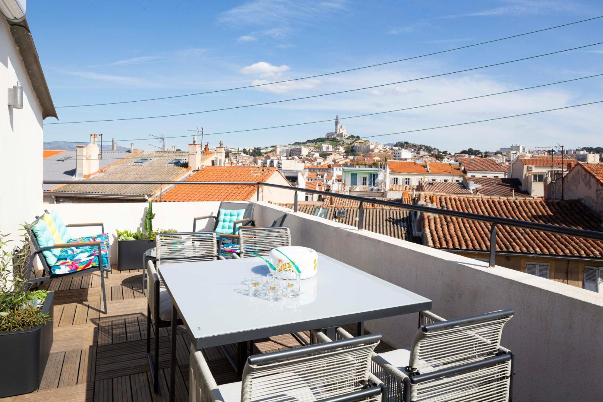 Maison De Moderne Avec Toit Terrasse Et Vue * Marseille